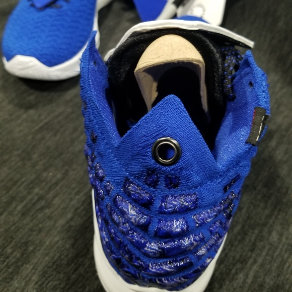 SOLD 🥰 LeBron 17 More Than An Athlete - Picture 8 of 8